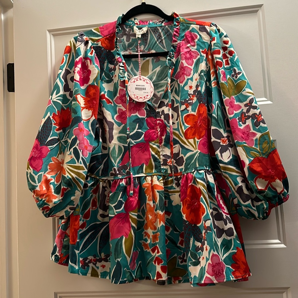 Umgee colorful peplum top. NWT.